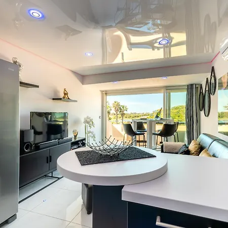 B&W Port Nature Luxe - Coursive - Vue Port - Chambre Separee - Village Naturiste Apartamento